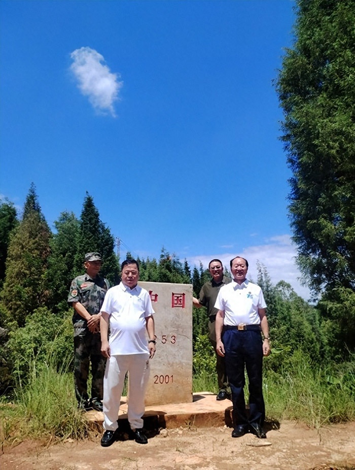 卢广峰主席出席国际应急中心云南基地挂牌仪式助推应急产业新发展