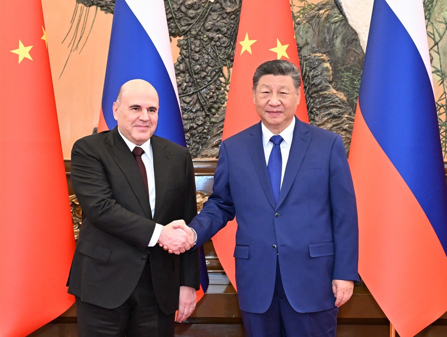 习近平会见俄罗斯总理米舒斯京